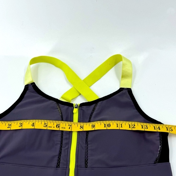 Fabletics Performance Sports bra with front Zipper - Picture 5 of 8